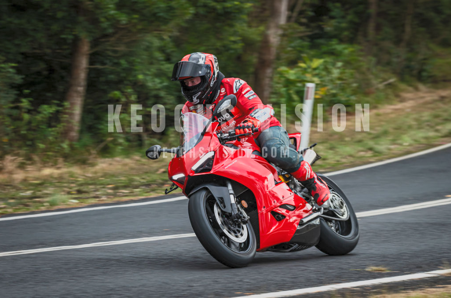 Ducati Panigale gracefully cruising the Royal National Park