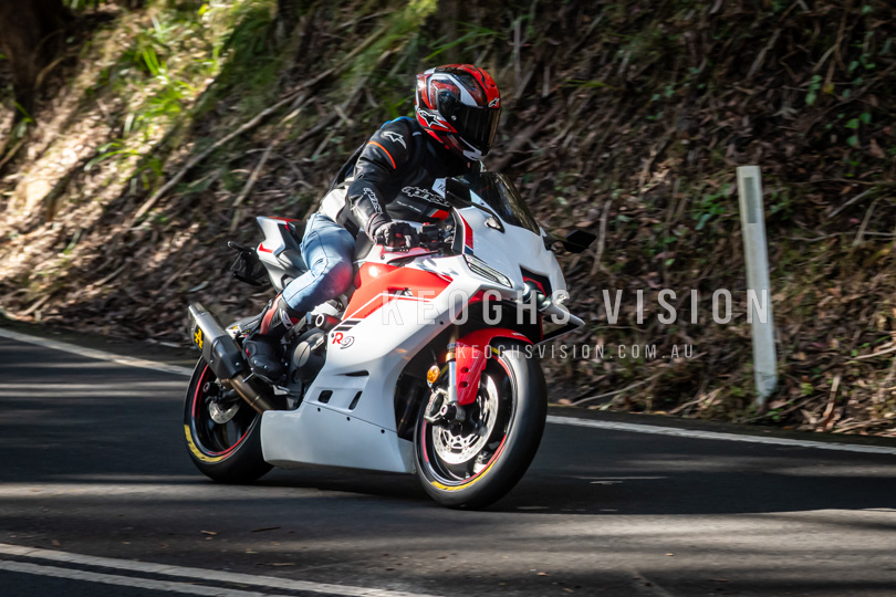Yamaha R9 Cruising through the Royal National Park